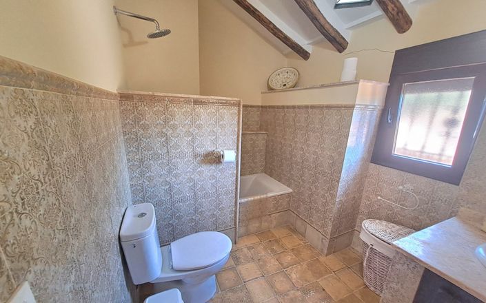 Image No.37-5 Bed House for sale