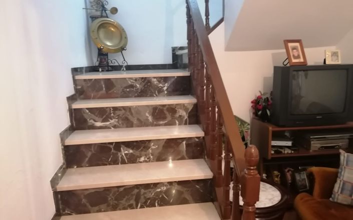 Image No.28-6 Bed House for sale