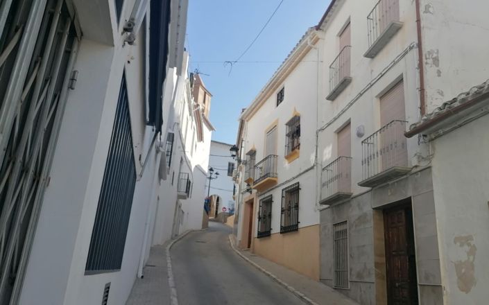 Image No.54-6 Bed House for sale