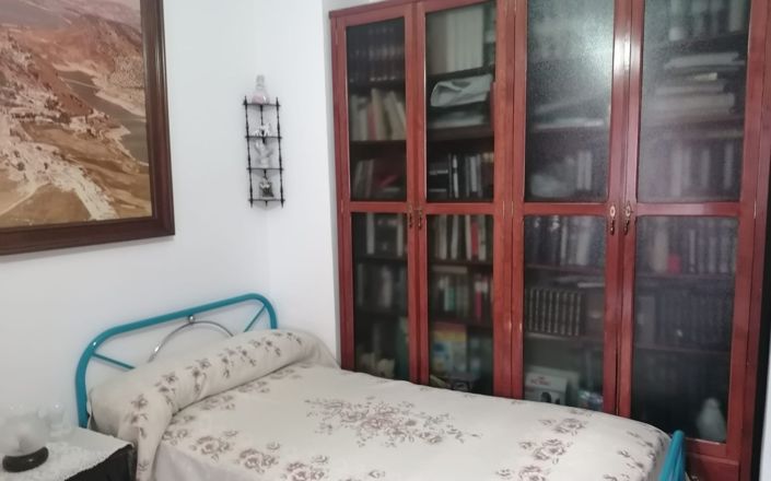 Image No.6-6 Bed House for sale