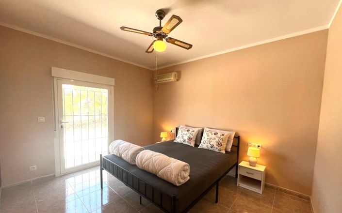 Image No.11-2 Bed House for sale