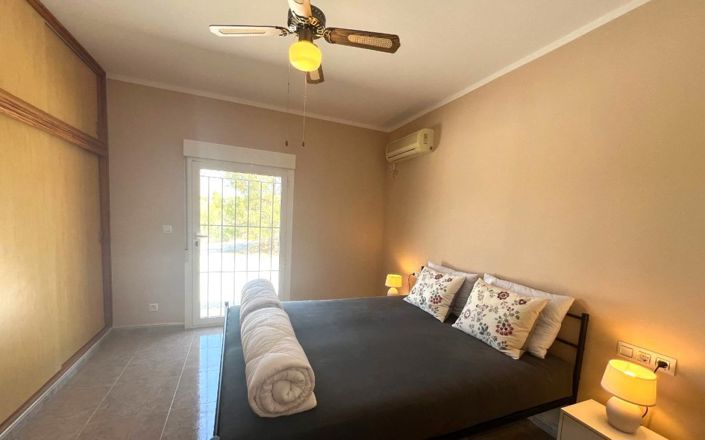 Image No.12-2 Bed House for sale