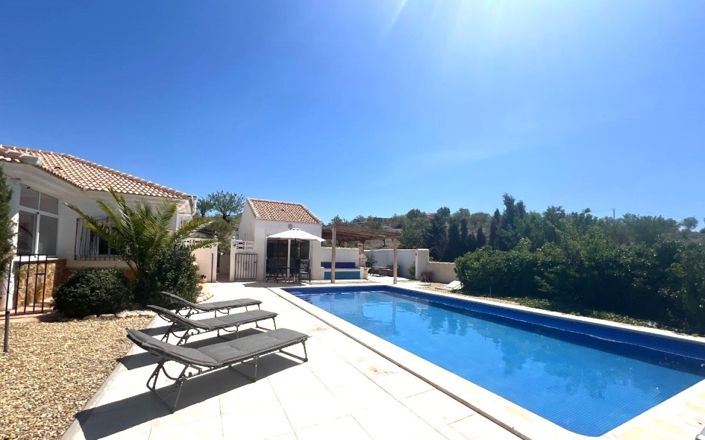 Image No.4-2 Bed House for sale