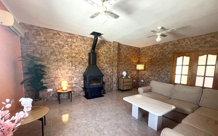 Image No.7-2 Bed House for sale