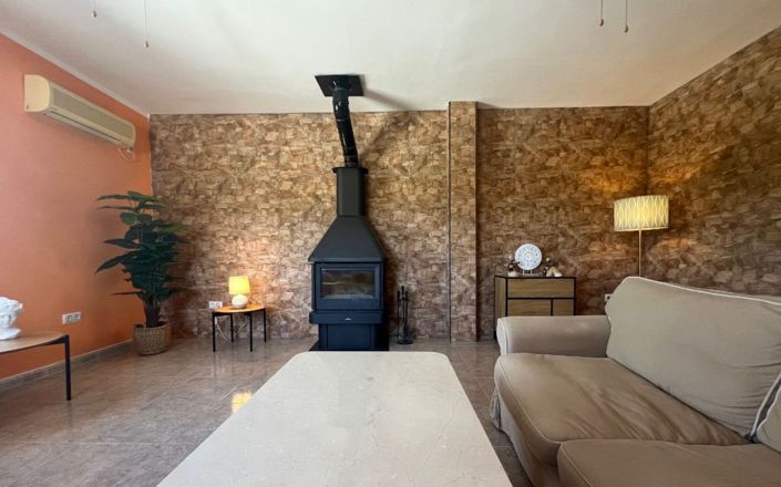 Image No.8-2 Bed House for sale