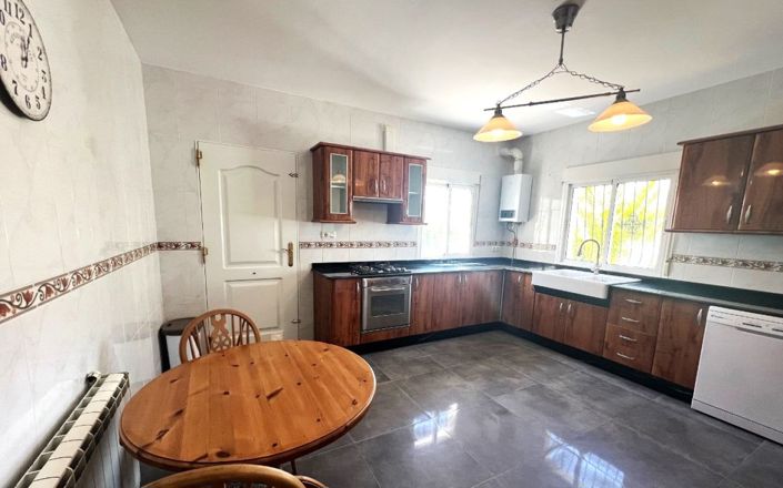 Image No.9-2 Bed House for sale