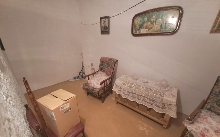 Image No.15-5 Bed House for sale