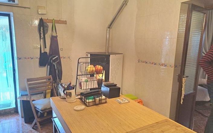 Image No.10-3 Bed House for sale