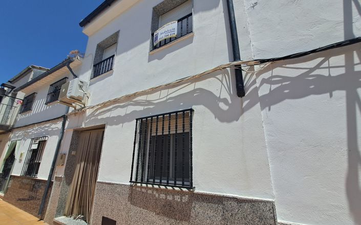 Image No.1-4 Bed House for sale