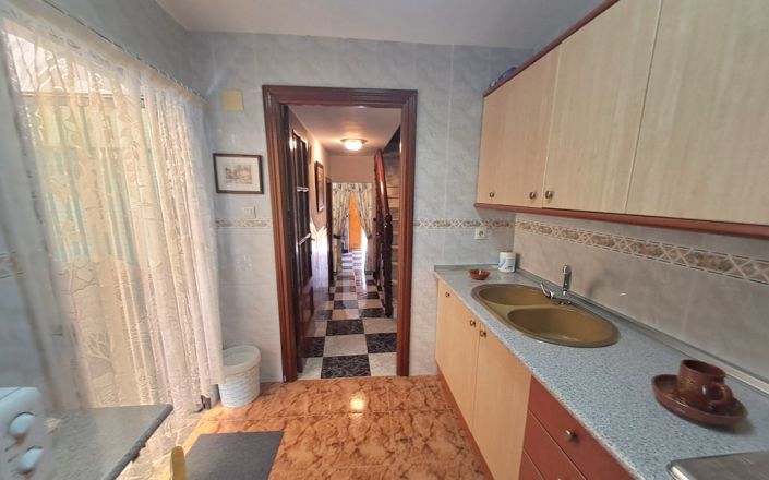 Image No.11-4 Bed House for sale