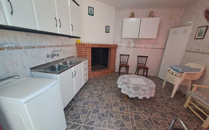 Image No.16-4 Bed House for sale