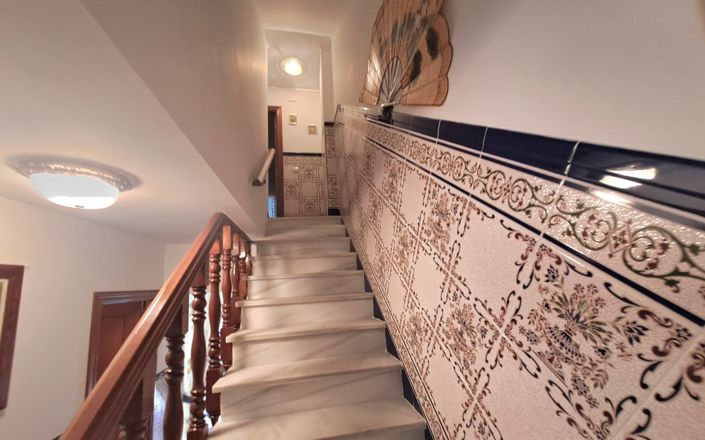 Image No.22-4 Bed House for sale