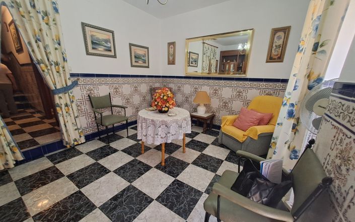 Image No.4-4 Bed House for sale