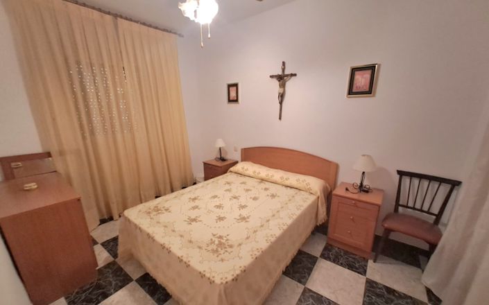 Image No.7-4 Bed House for sale