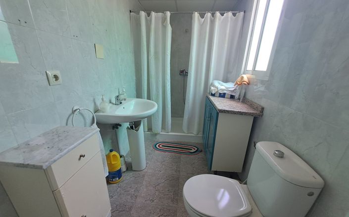 Image No.10-5 Bed House for sale