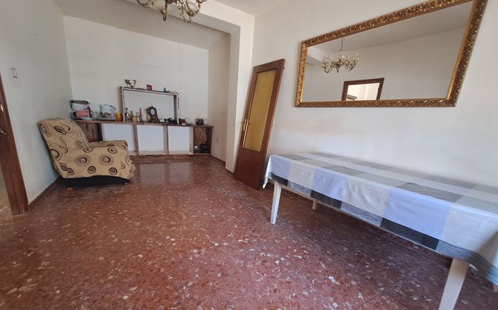 Image No.4-5 Bed House for sale