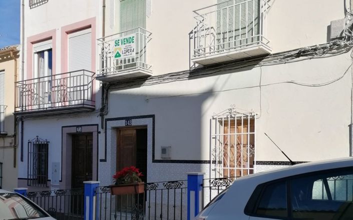 Image No.1-3 Bed House for sale