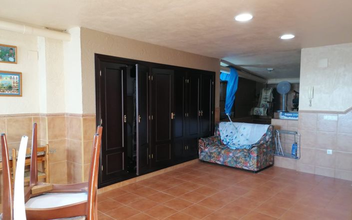 Image No.17-4 Bed House for sale