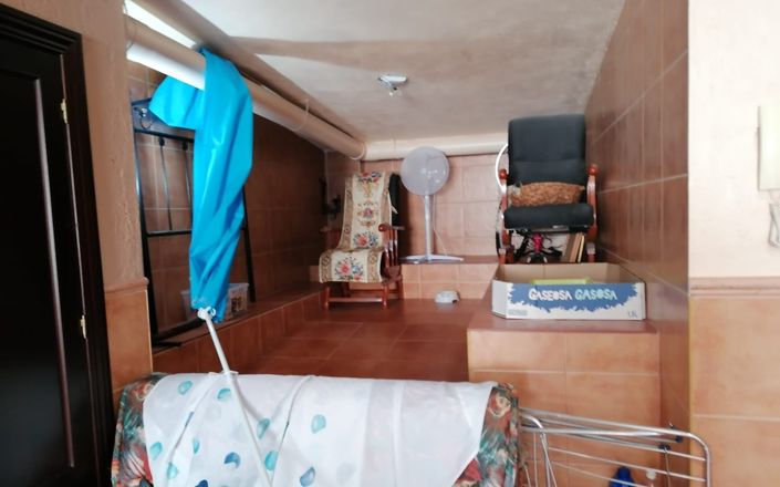 Image No.18-4 Bed House for sale