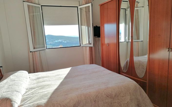 Image No.22-4 Bed House for sale