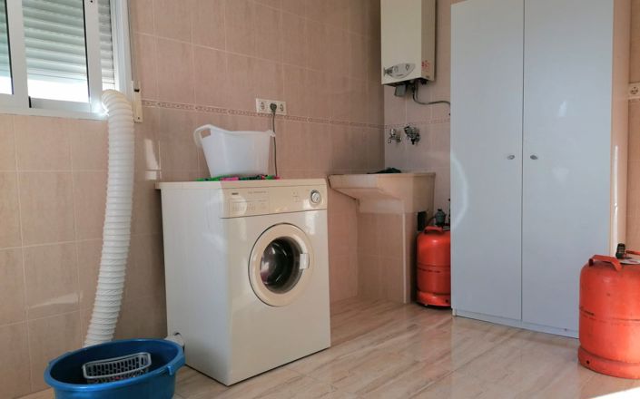 Image No.35-4 Bed House for sale