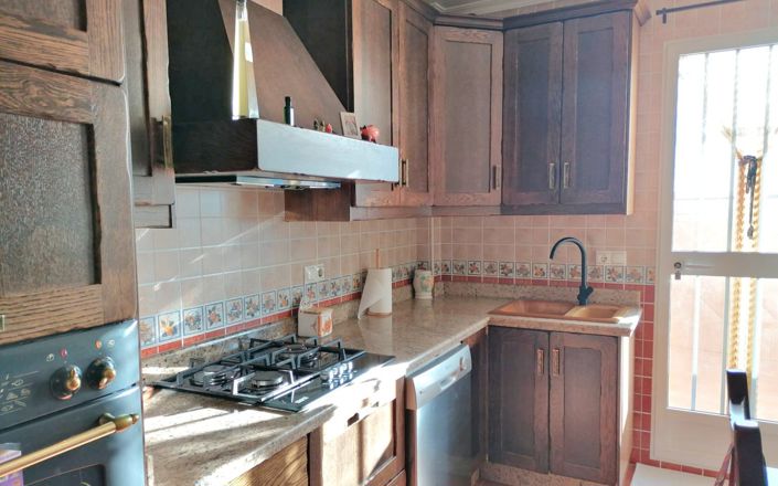 Image No.6-4 Bed House for sale