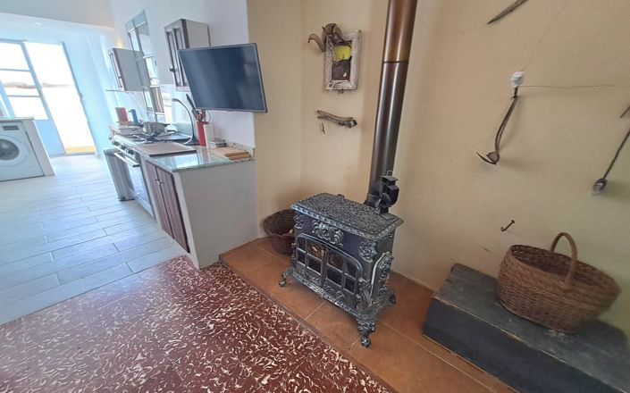 Image No.11-3 Bed House for sale