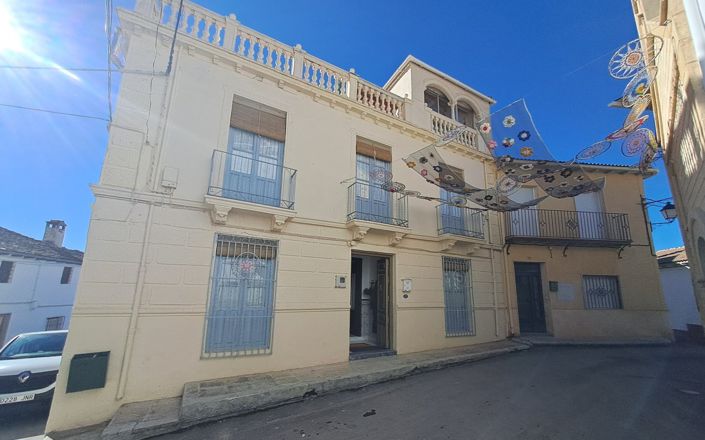 Image No.2-3 Bed House for sale