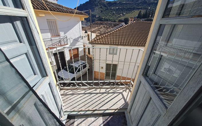 Image No.28-3 Bed House for sale