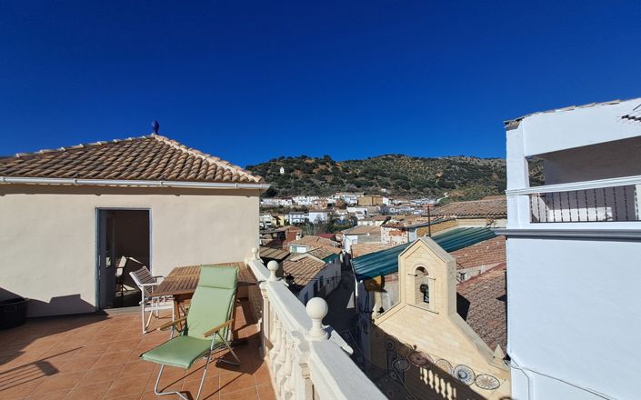 Image No.42-3 Bed House for sale