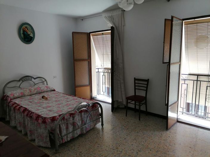 Image No.21-7 Bed House for sale