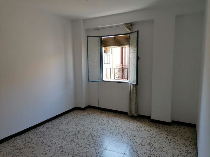 Image No.23-7 Bed House for sale