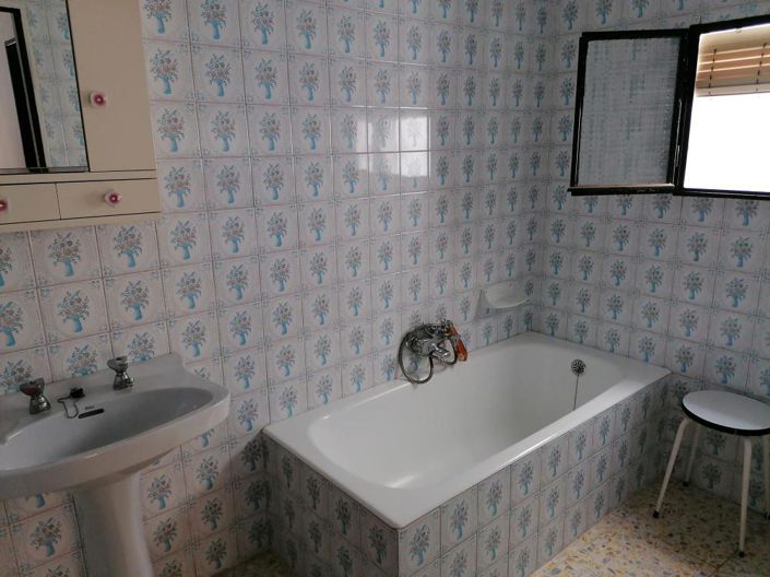 Image No.24-7 Bed House for sale