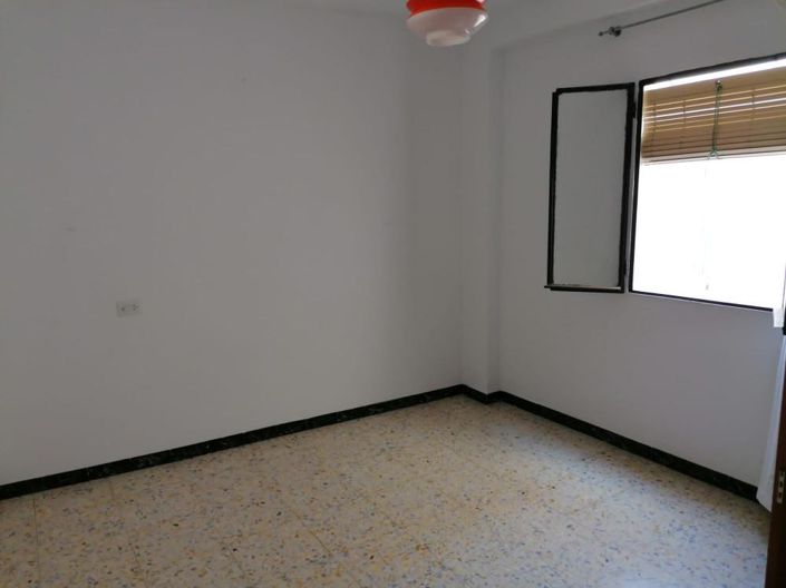 Image No.28-7 Bed House for sale