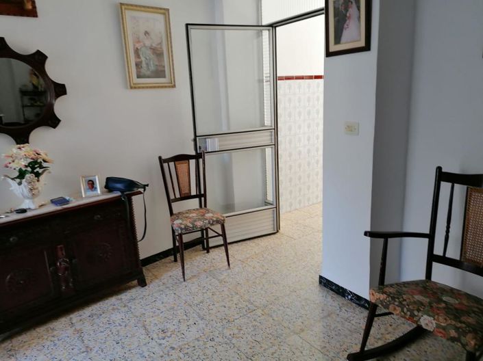 Image No.6-7 Bed House for sale