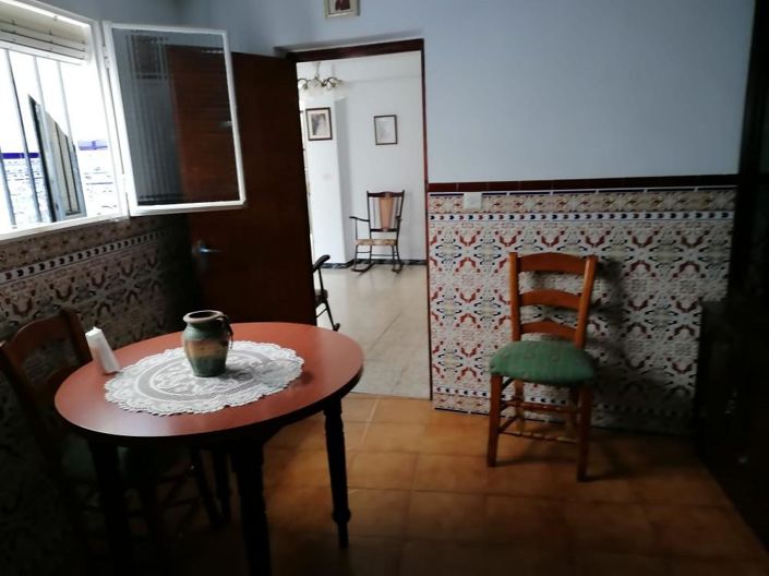 Image No.9-7 Bed House for sale