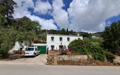 Maison de 4 chambres à vendre à Iznájar