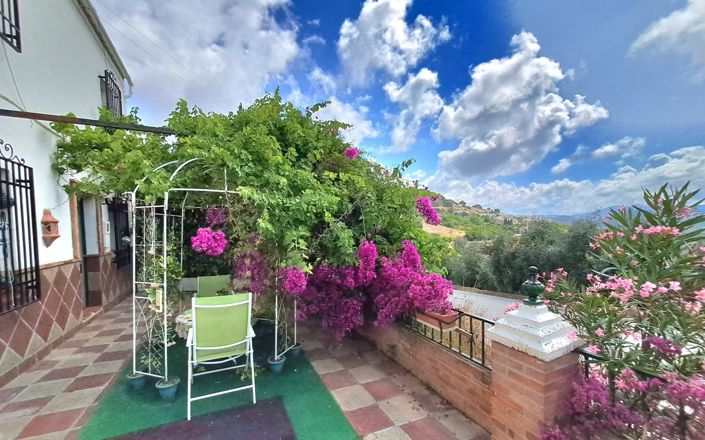 Image No.2-Maison de 4 chambres à vendre à Iznájar