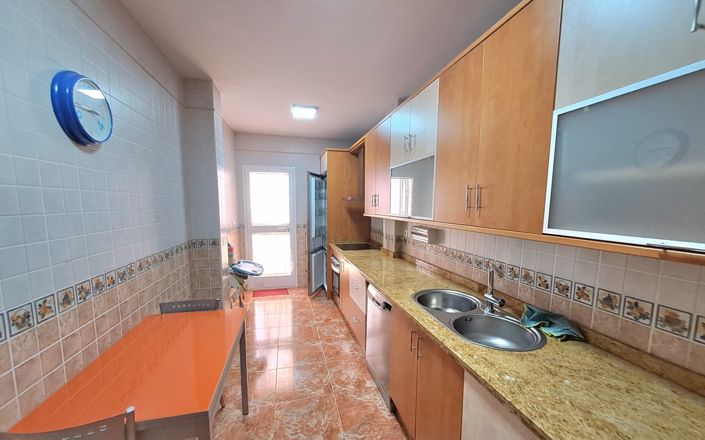 Image No.10-4 Bed House for sale