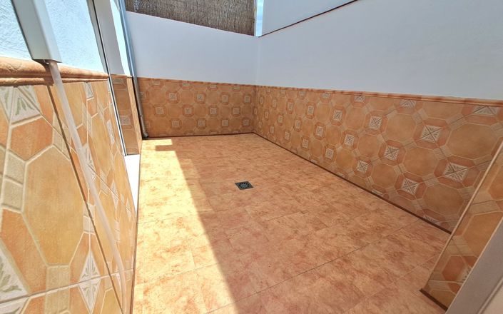 Image No.12-4 Bed House for sale