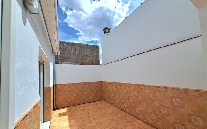 Image No.13-4 Bed House for sale