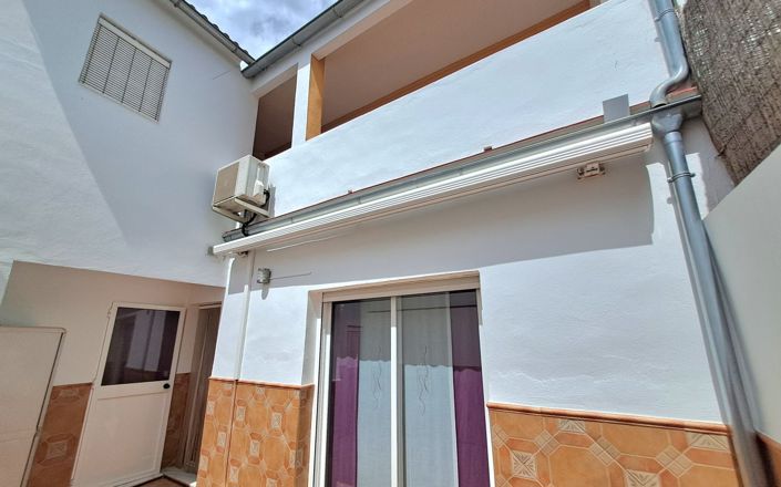 Image No.15-4 Bed House for sale