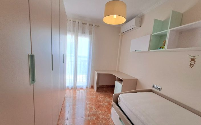 Image No.26-4 Bed House for sale