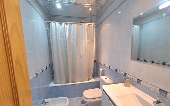 Image No.27-4 Bed House for sale