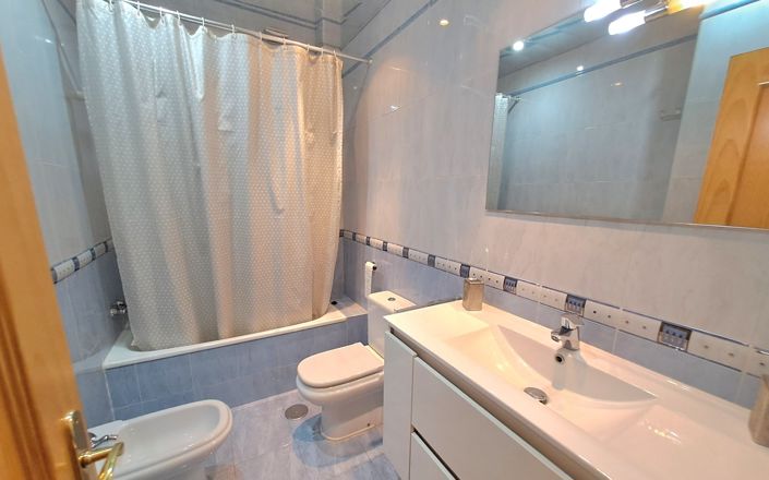 Image No.28-4 Bed House for sale