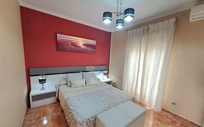 Image No.30-4 Bed House for sale