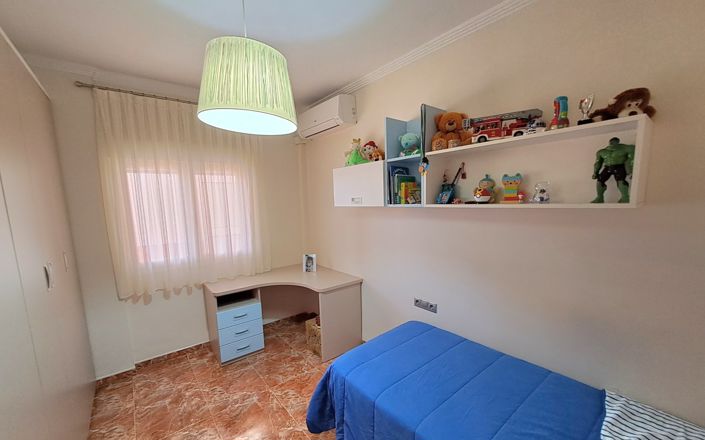 Image No.32-4 Bed House for sale