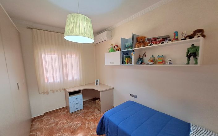 Image No.33-4 Bed House for sale