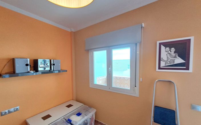 Image No.35-4 Bed House for sale