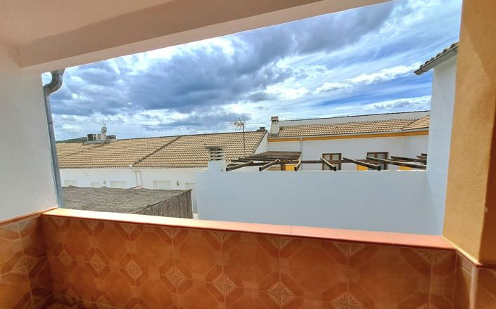 Image No.38-4 Bed House for sale